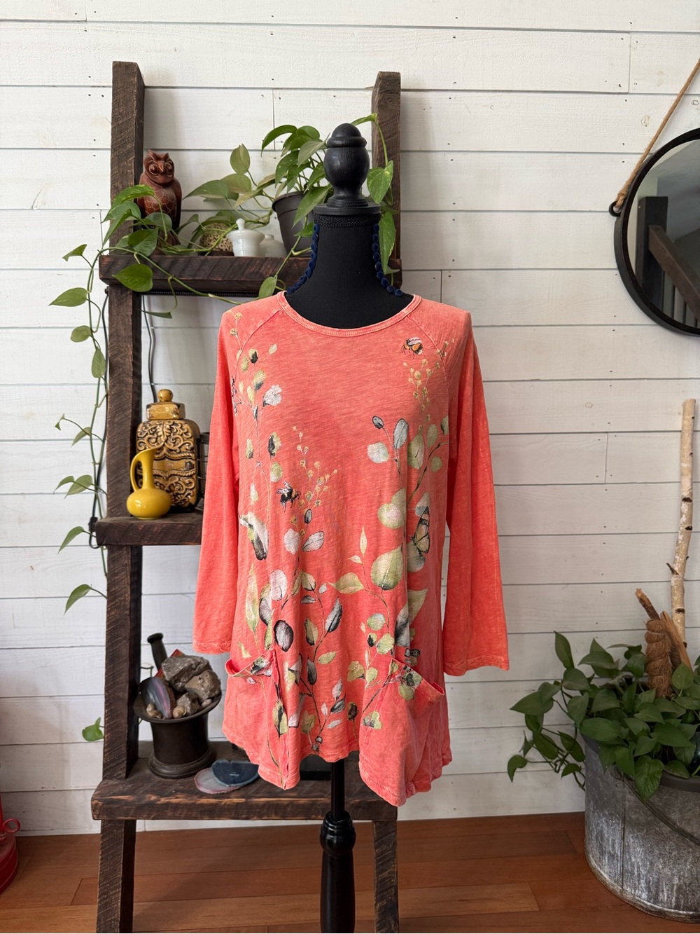 Jess and Jane Women's Coral Floral Tie-Pocket Relaxed Fit Tunic Top